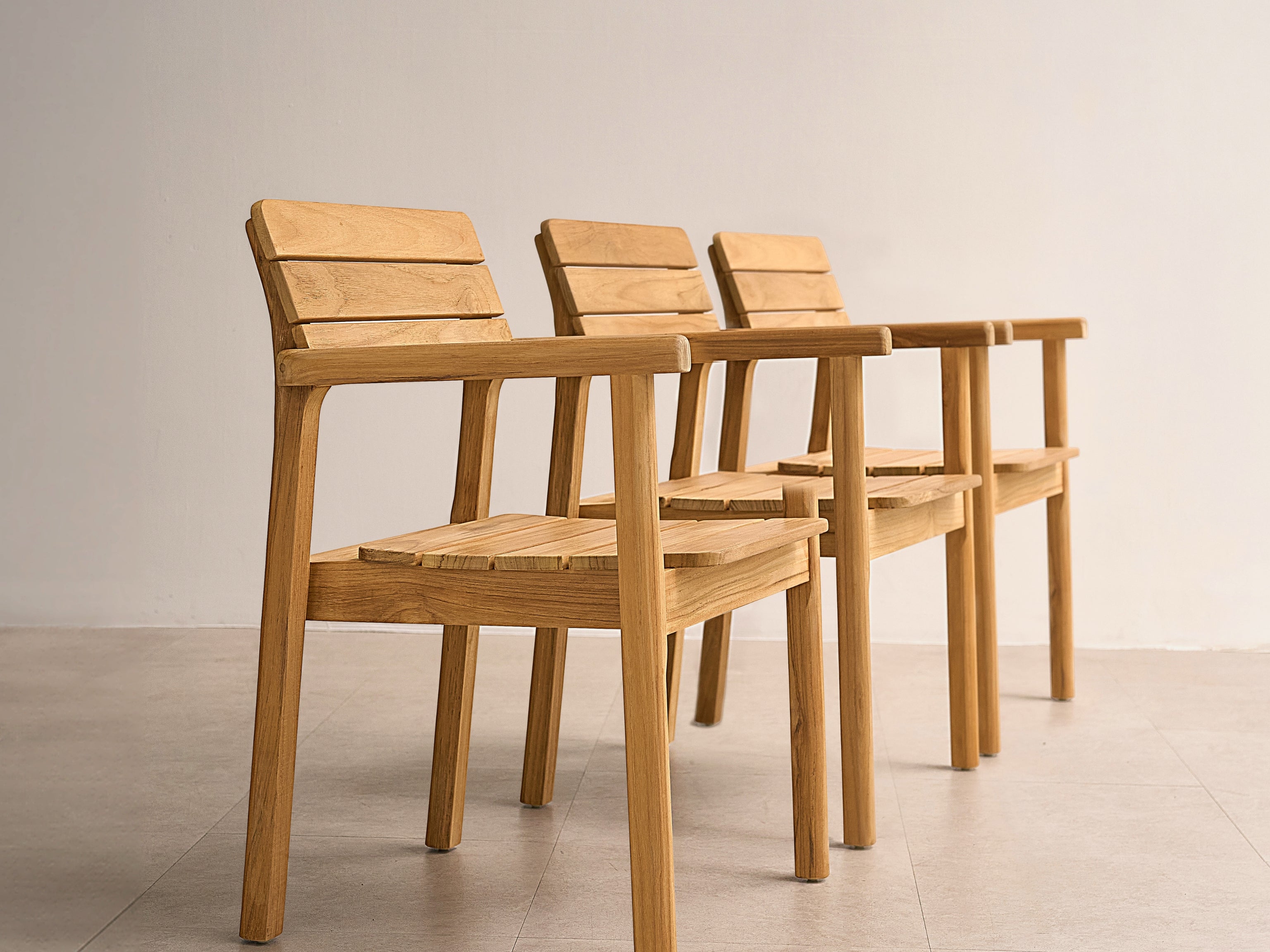 Riva teak dining armchair — detail view 6