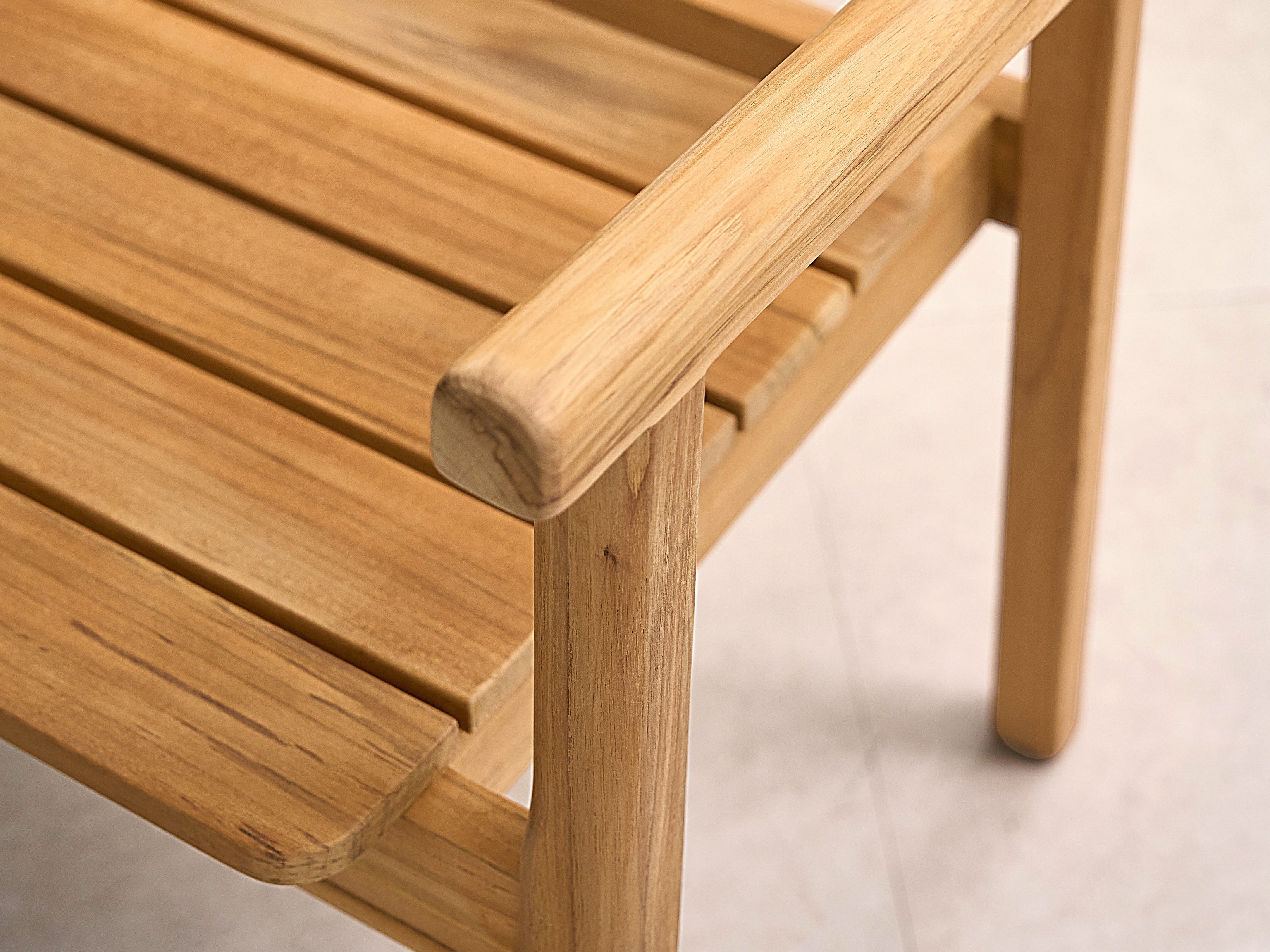 Riva teak dining armchair — detail view 8