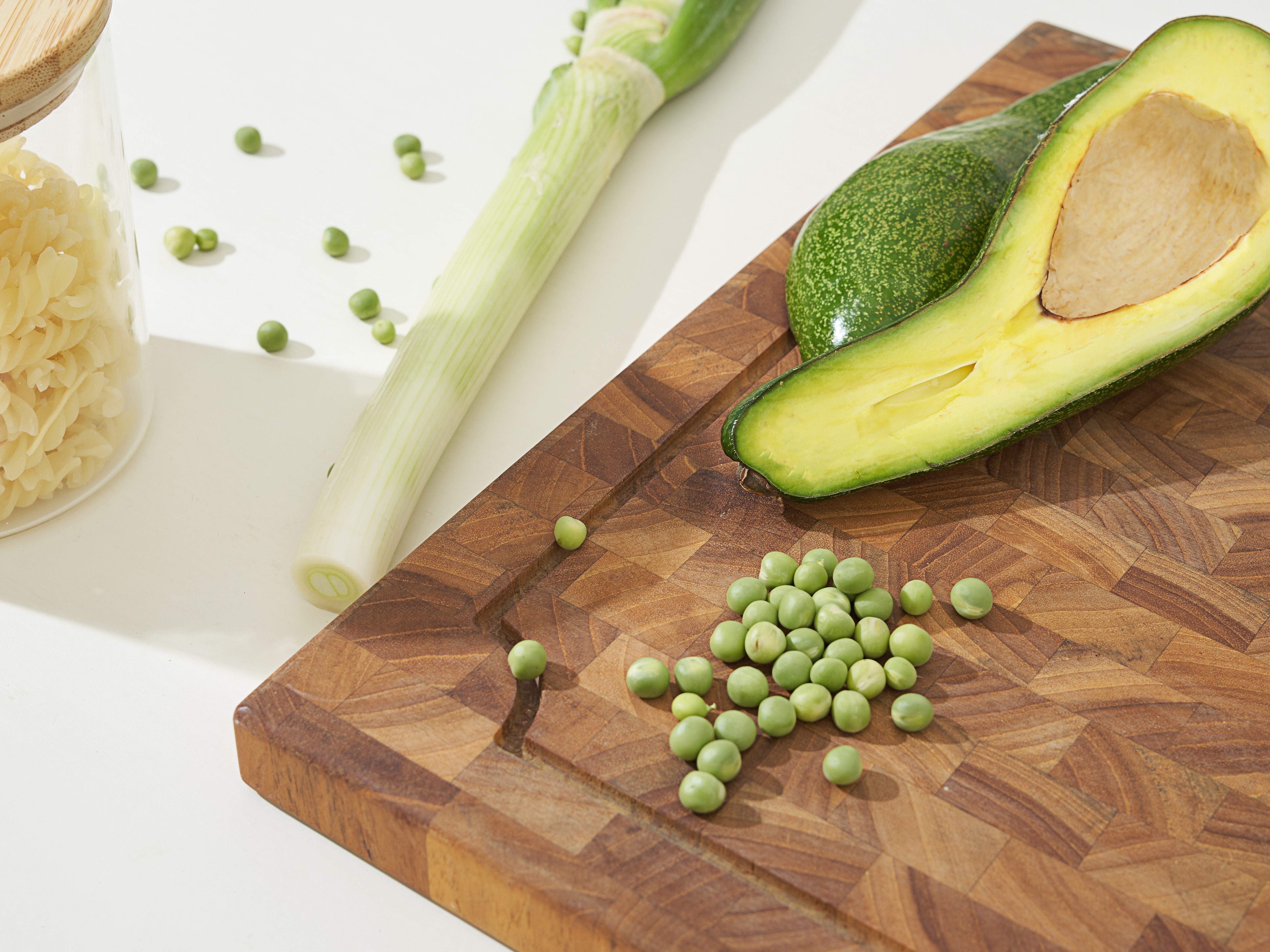 Plateau teak cutting board wood grain detail