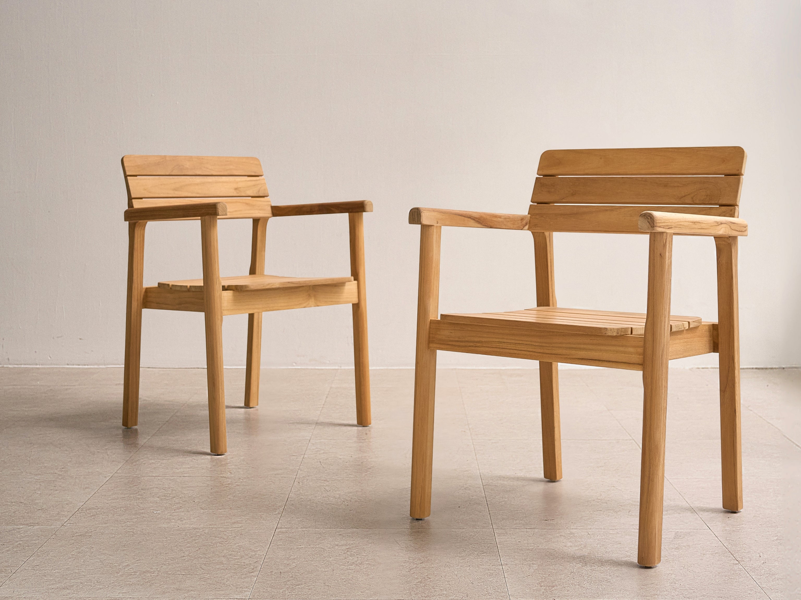 Riva teak dining armchair — detail view 5
